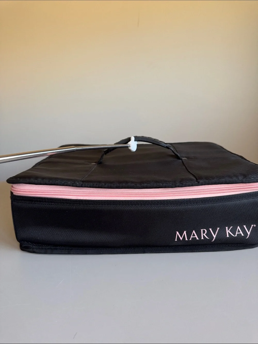 RARE Mary Kay Black & Pink Insulated Full Zip Carry Case *Empty*